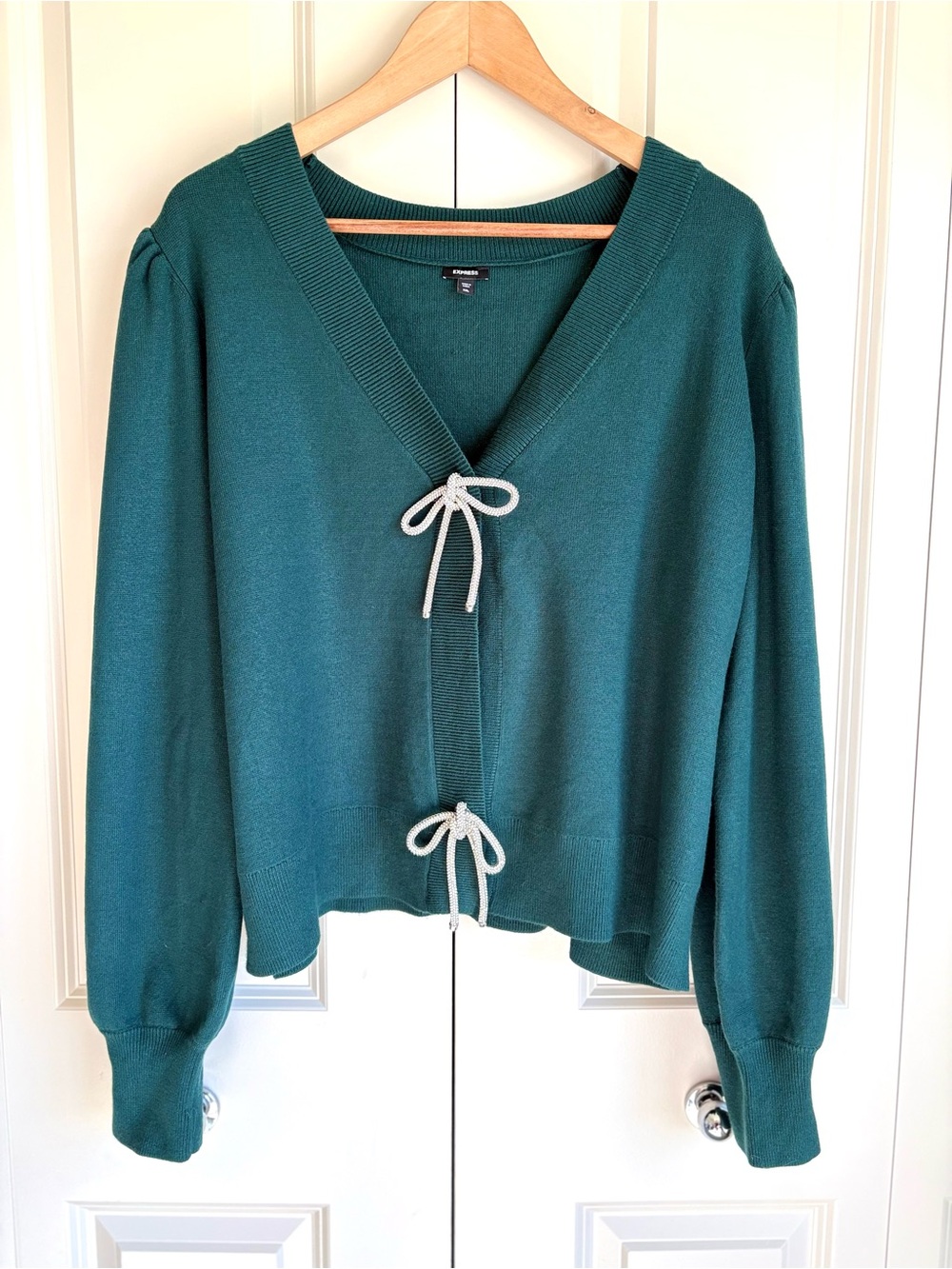 Express Embellished Bow V-Neck Cardigan Sweater June Bug Green XXL EUC